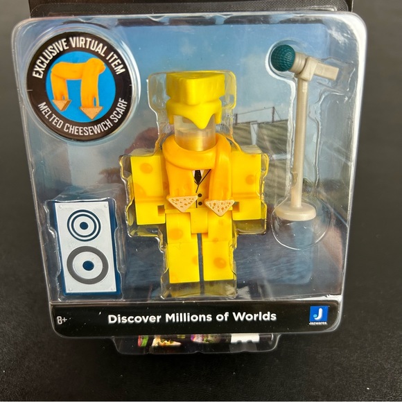 Roblox Funky Friday Funky Cheese Figure with Exclusive Virtual Item - Picture 4 of 13